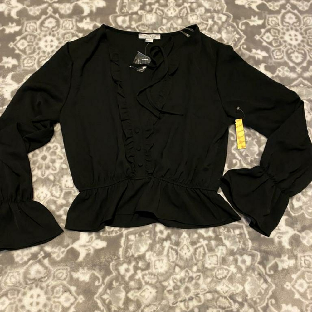 BNWT Black Crop Top